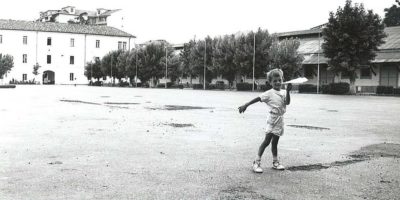 Un bambino albanese biondissimo